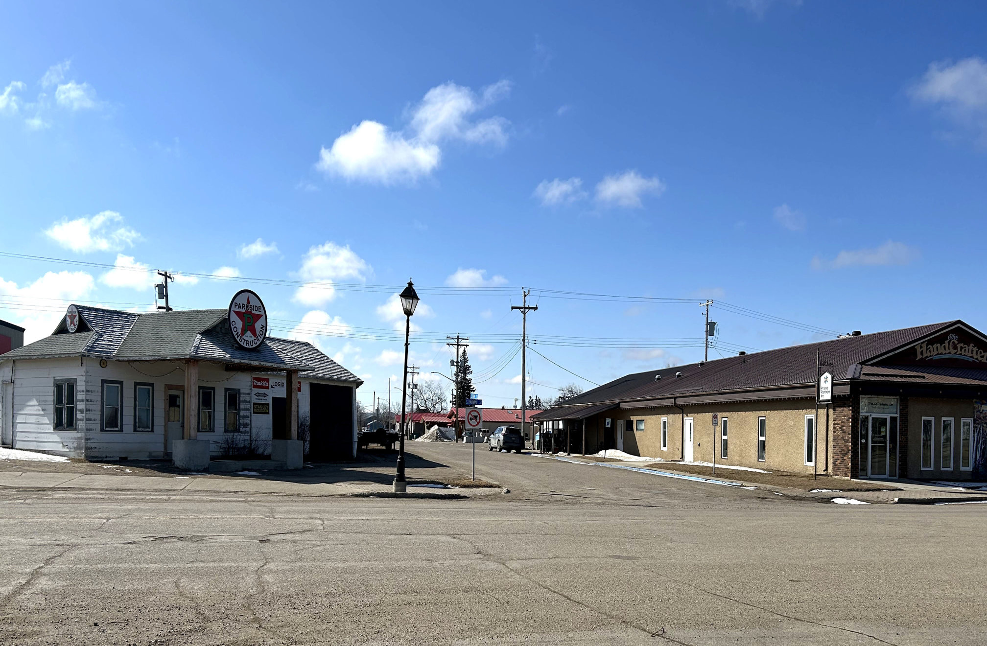 [2024 photo of the South Railway and Cherry Street intersection looking south]